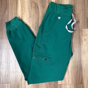 Figs Hunter Green 3 Piece Set 🌲